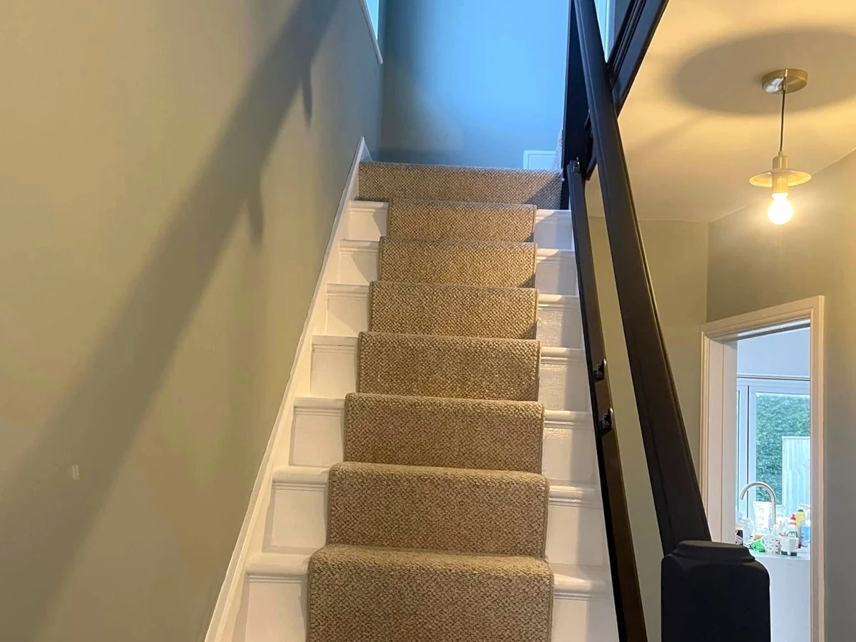 exterior-painting-white-painted-house-front-swansea-daffodil-decor-4 House interior painted by Daffodil Decor, staircase and hallway in Pennard by local painters and decorators.
