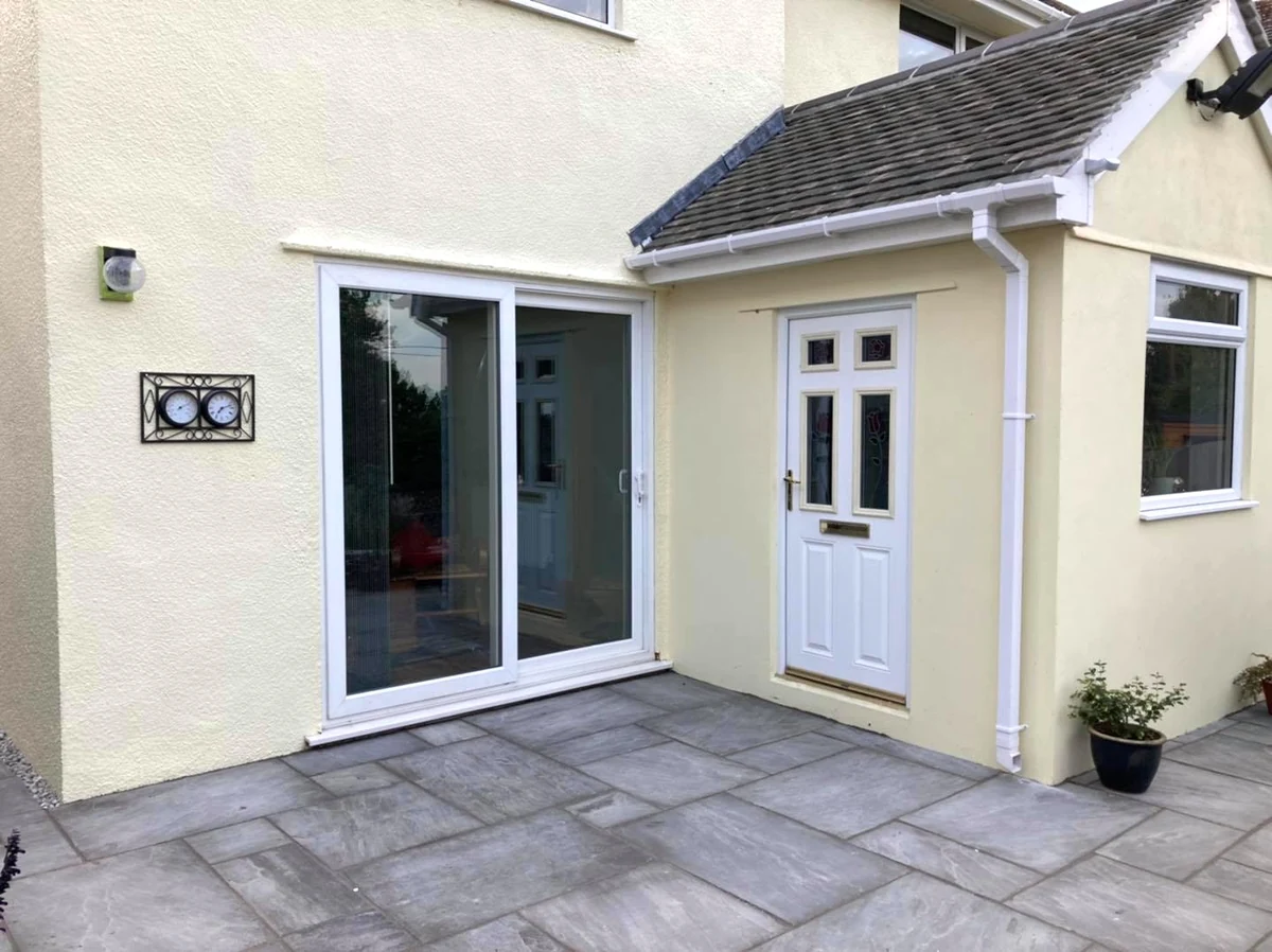 exterior-painting-white-painted-house-with-extension-swansea-daffodil-decor House painting in Waunarlwydd by Daffodil Decor, white painted house with extension