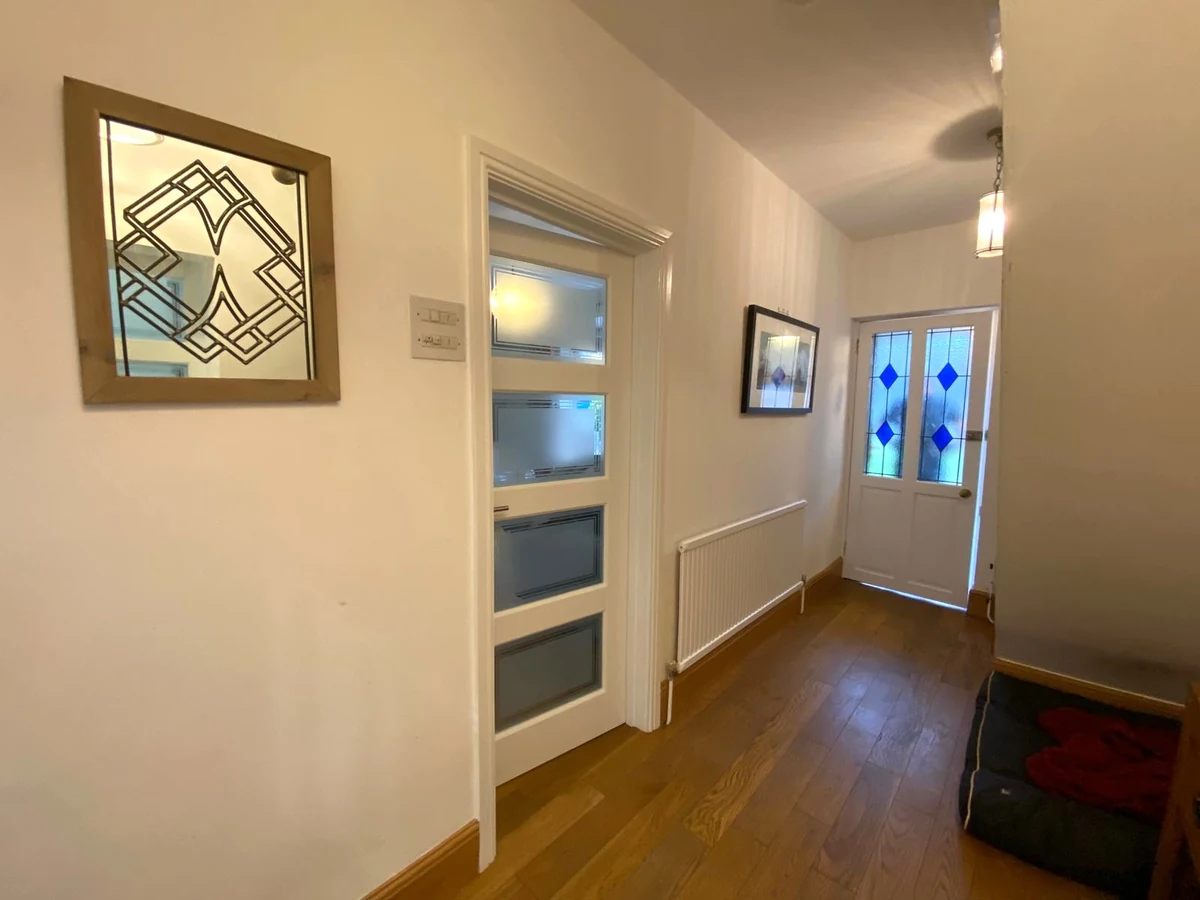 hallway-painting-cream-walls-white-trim-detail-3-swansea-daffodil-decor hallway painting cream walls white trim detail 3 swansea daffodil decor